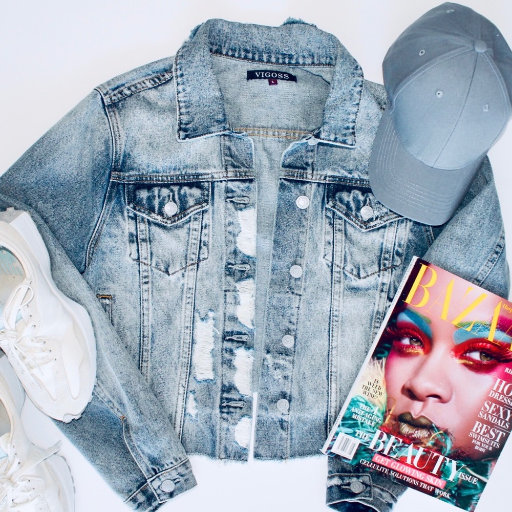 VIGOSS Cropped Raw Edge Distressed Denim Jacket